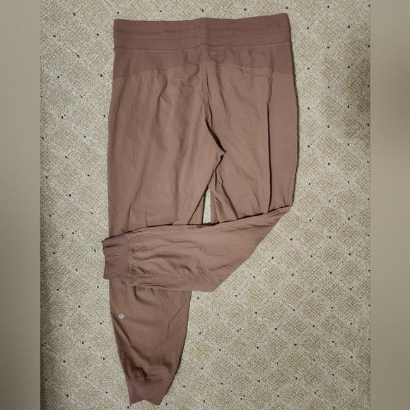Lululemon Dance Studio Jogger Spanish Oak Size 12 - Picture 5 of 12
